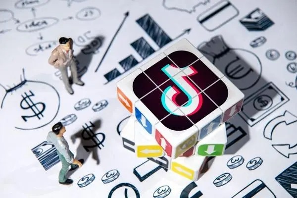 用手机可不可以查出一个人的社交信息?